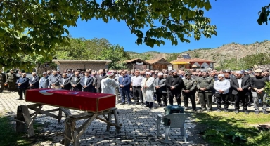 Kıbrıs gazisi Mustafa Akbaş son yolculuğuna uğurlandı