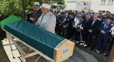 KTÜ Rektörü Prof. Dr. Çuvalcı'nın annesi son yolculuğuna uğurlandı