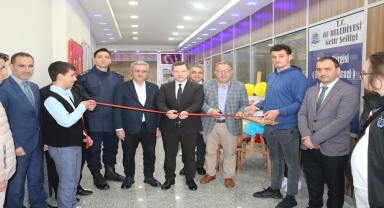 Of'ta özel öğrencilerin yaptıkları eserlerin yer aldığı sergi açıldı