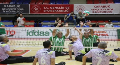 Oturarak Voleybol Süper Lig müsabakaları Karabük'te sona erdi