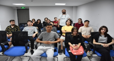 Şehit Eren Bülbül Gençlik Merkezindeki drama atölyesinde eğitimler sürüyor