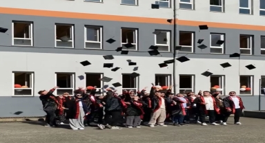 80. Yıl Mesleki ve Teknik Anadolu Lisesi'nde mezuniyet töreni