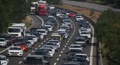 Anadolu Otoyolu'nun Düzce ve Bolu geçişinde akıcı yoğunluk yaşanıyor