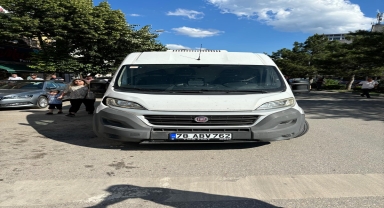 Karabük'te panelvanın çarptığı yaya ağır yaralandı