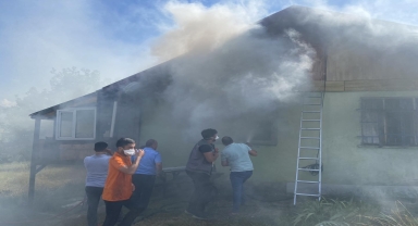 Kastamonu'da çıkan yangında müstakil ev kullanılamaz hale geldi