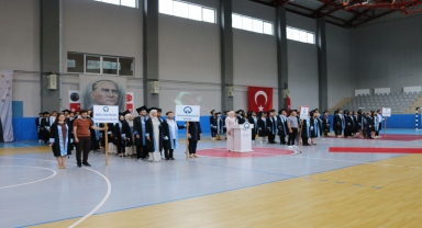 KTÜ Of Teknoloji Fakültesinde mezuniyet sevinci