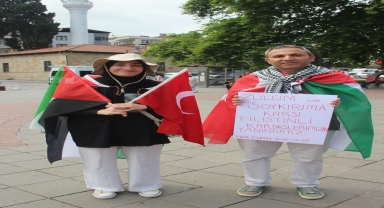 Ordu'da öğretmenden Filistin halkına destek eylemi