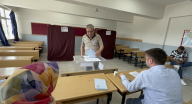 Seçimin yenilendiği Düzce, Karabük ve Zonguldak'taki bazı mahallelerde oy kullanılıyor