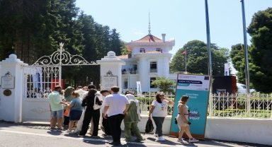 Trabzon'un tarihi ve turistik mekanlarında bayram tatili yoğunluğu sürüyor