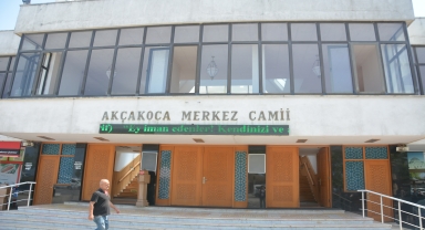 Akçakoca Merkez Camisi, hayırsever iş insanının desteğiyle bakıma alınacak