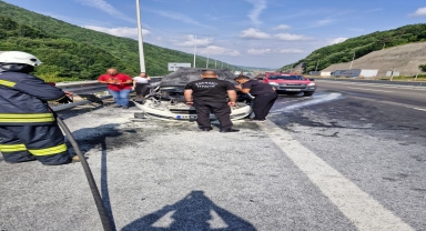 Anadolu Otoyolu'nda yanan otomobil kullanılmaz hale geldi
