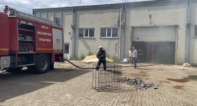 Bolu'da mangal kömürü üretim tesisinde çıkan yangın söndürüldü