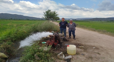 Boyabat'ta kuraklık nedeniyle çeltik tarlaları kuyu suyu ile sulanıyor