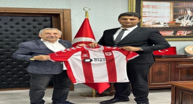 Çaykaraspor Başkanı Koçin'den Kaymakam Erbek'e ziyaret