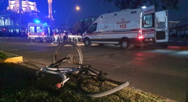 Çorum’da çarpışan bisikletle motosikletin sürücüleri yaralandı