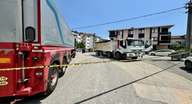 Düzce'de hafriyat kamyonunun çarptığı çocuk öldü