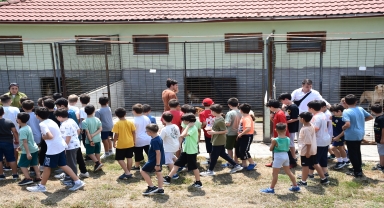Düzce'de TÜGVA yaz okulu öğrencileri can dostlarla buluştu