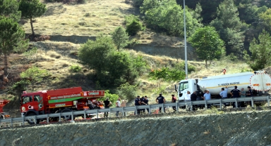 GÜNCELLEME - Amasya'da otluk alanda çıkıp ormana sıçrayan yangın söndürüldü