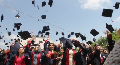 OMÜ Çarşamba Ticaret Borsası Meslek Yüksekokulunda mezuniyet töreni
