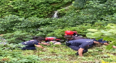 Trabzon'da devrilen minibüsteki 2 kişi yaralandı