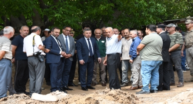 Vali Tanrısever, şiddetli yağıştan etkilenen bölgelerde inceleme yaptı