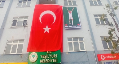 Yeşilyurt Belediyesinden Merih Demiral ve A Milli Futbol Takımı'na destek