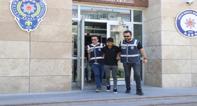Amasya'da kendilerini jandarma olarak tanıtıp dolandırıcılık yapan 2 kişi yakalandı