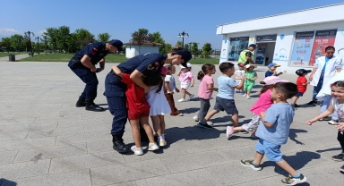 Düzce'de öğrenciler trafik kurallarını deneyimleyerek öğrendi