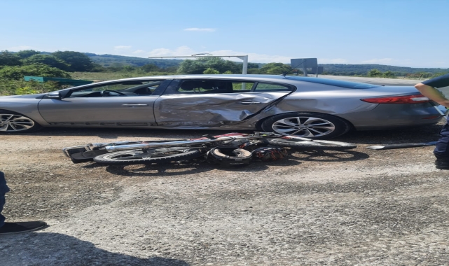 Düzce'de otomobille çarpışan motosikletteki 2 kişi yaralandı