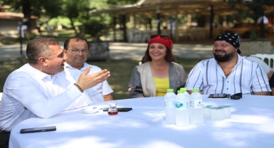 Düzce Valisi Aslan, Rize'den gelen misafirlere kentin turistik değerlerini anlattı