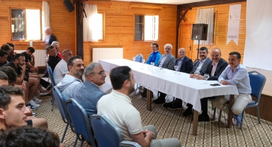 Hazine ve Maliye Bakanı Şimşek, Batman Petrolspor'un Bolu kampını ziyaret etti