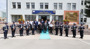 Tokat Valisi Köklü, İl Jandarma Komutanı Küyük'ü ziyaret etti