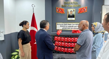 Vali Özarslan, Şehit Piyade Teğmen Bekir Can Kerek adına düzenlenen anı köşesini inceledi
