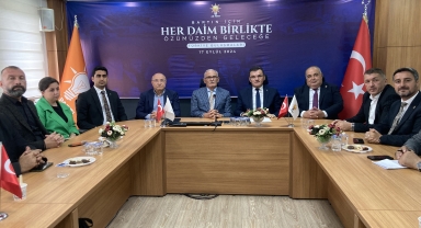 AK Parti Genel Başkan Yardımcısı Yılmaz, Bartın'da partililerle buluştu