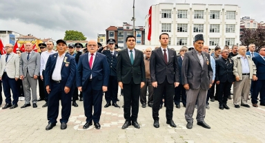 Dikmen ve Durağan'da Gaziler Günü kutlandı