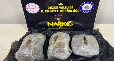 Düzce'de peynir bidonuna gizlenmiş sentetik uyuşturucu ele geçirildi