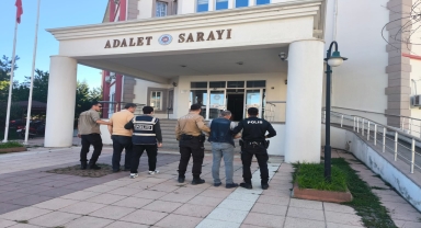 Kastamonu'da uyuşturucuyla yakalanan 2 zanlı tutuklandı