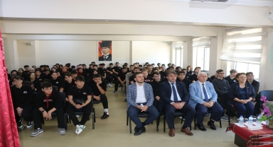 Of'ta söyleşi düzenlendi
