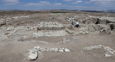 Oluz Höyük'teki kazılarda 18 yılda 6 uygarlığa ait 2 binden fazla eser bulundu