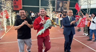 Paris'te gümüş madalya kazanan para tekvandocu Özcan, Karabük'te sporcularla buluştu