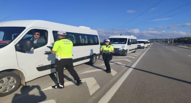 Samsun'da polis okul servislerine yönelik denetim yaptı