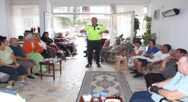 Samsun'da trafik polisi engelli bireylere trafik eğitimi verdi