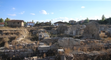 Sebastapolis Antik Kenti'ni tamamen gün yüzüne çıkarmak için çalışmalar sürüyor