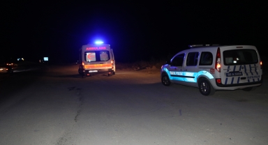 Taşova'da devrilen motosikletteki yolcu yaralandı