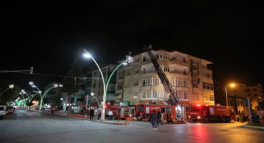 Tokat'ta yangın çıkan apartmanda hasar oluştu
