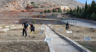 Tokat'taki mezarlıklarda temizlik ve bakım çalışmaları yapılıyor