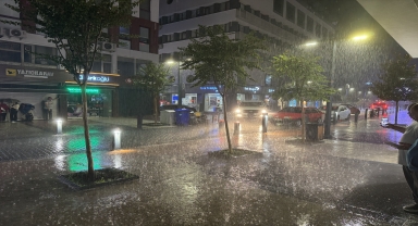 Trabzon'un Sürmene ilçesinde şiddetli yağış etkili oldu