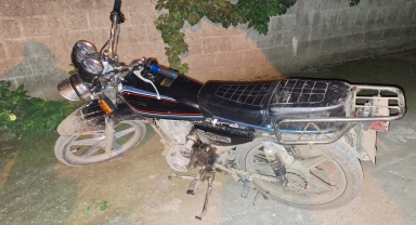 Bafra'da plakasız ve şasi numarası silinmiş motosiklet ele geçirildi