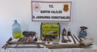 Bartın'da kaçak kazı yapan 2 kişi suçüstü yakalandı