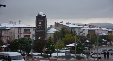 Başçiftlik ilçesinde kar yağışı etkili oldu